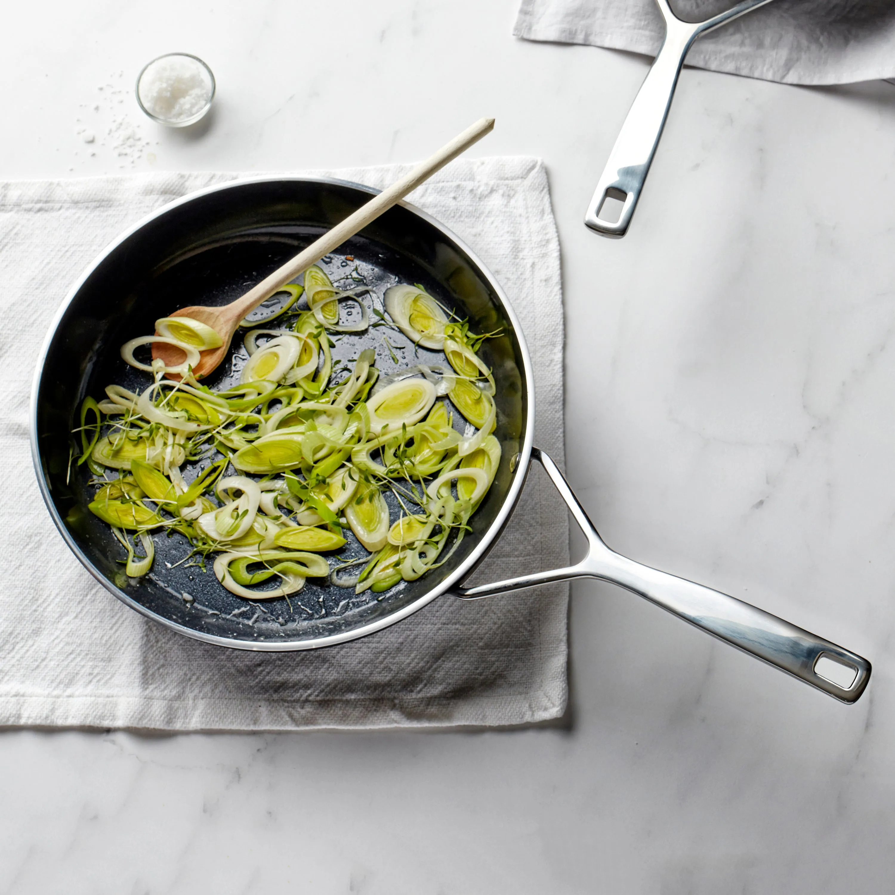 Demeyere AluPro 10" Ceramic Nonstick Fry Pan