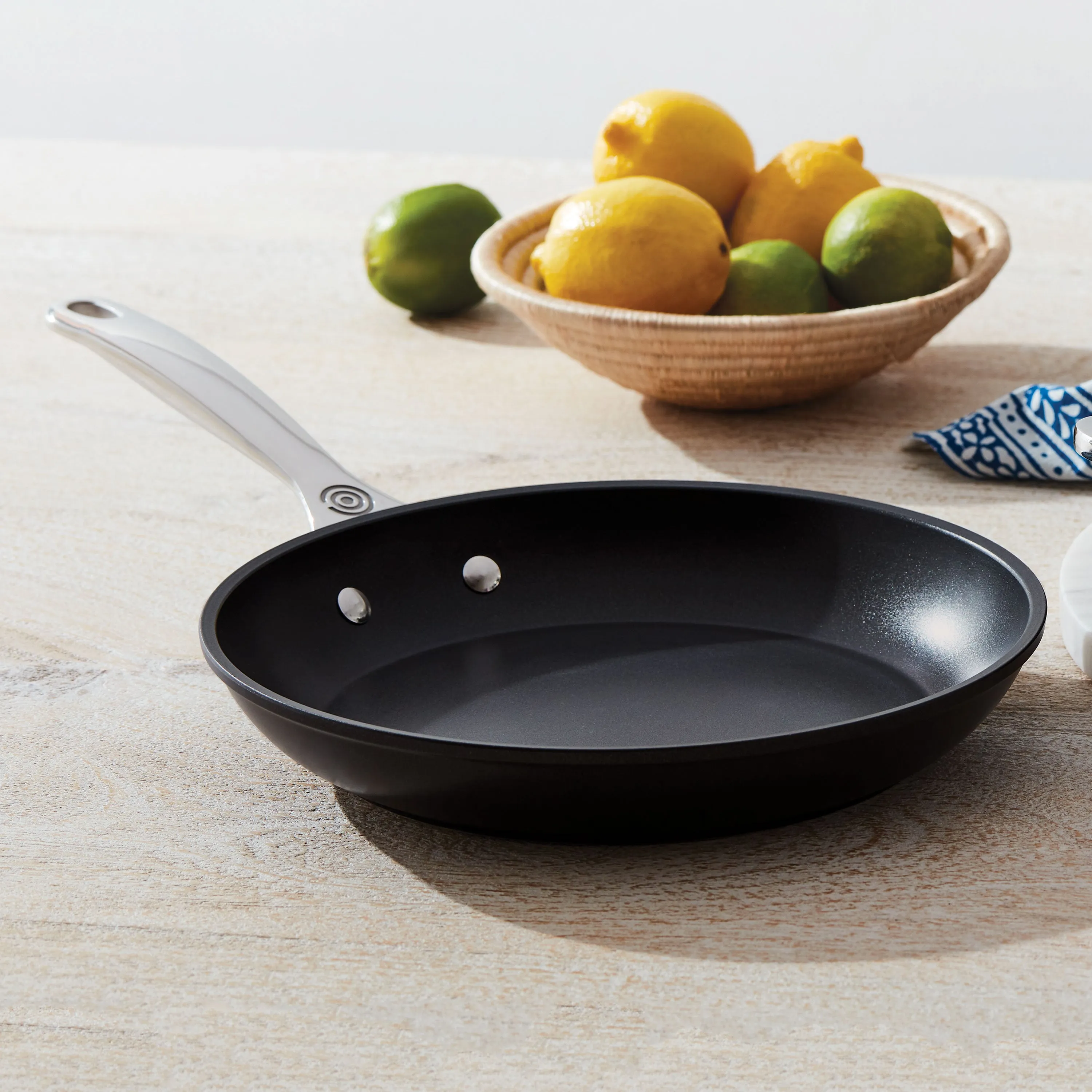 Le Creuset Toughened Nonstick Pro 10" Skillet