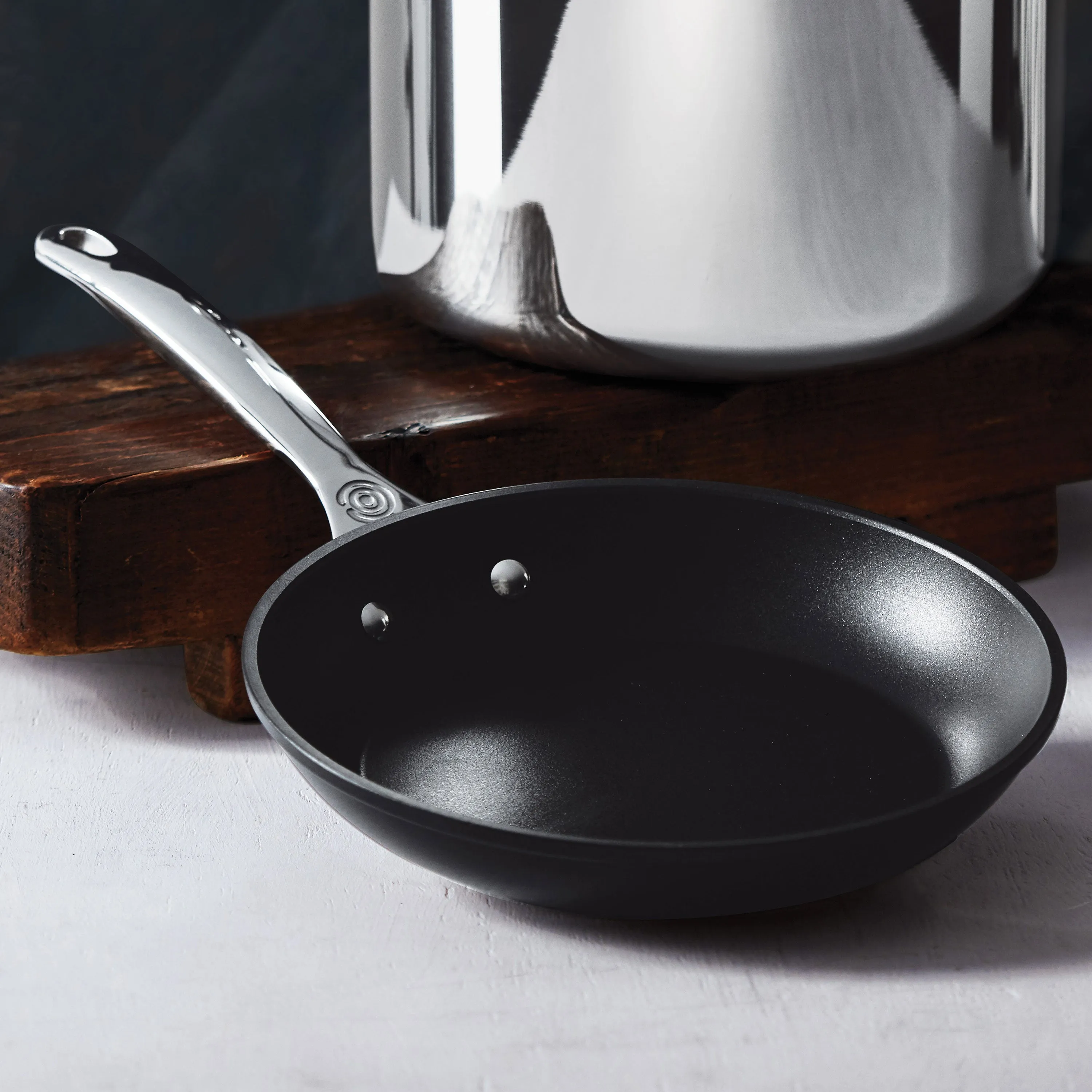 Le Creuset Toughened Nonstick Pro 10" Skillet