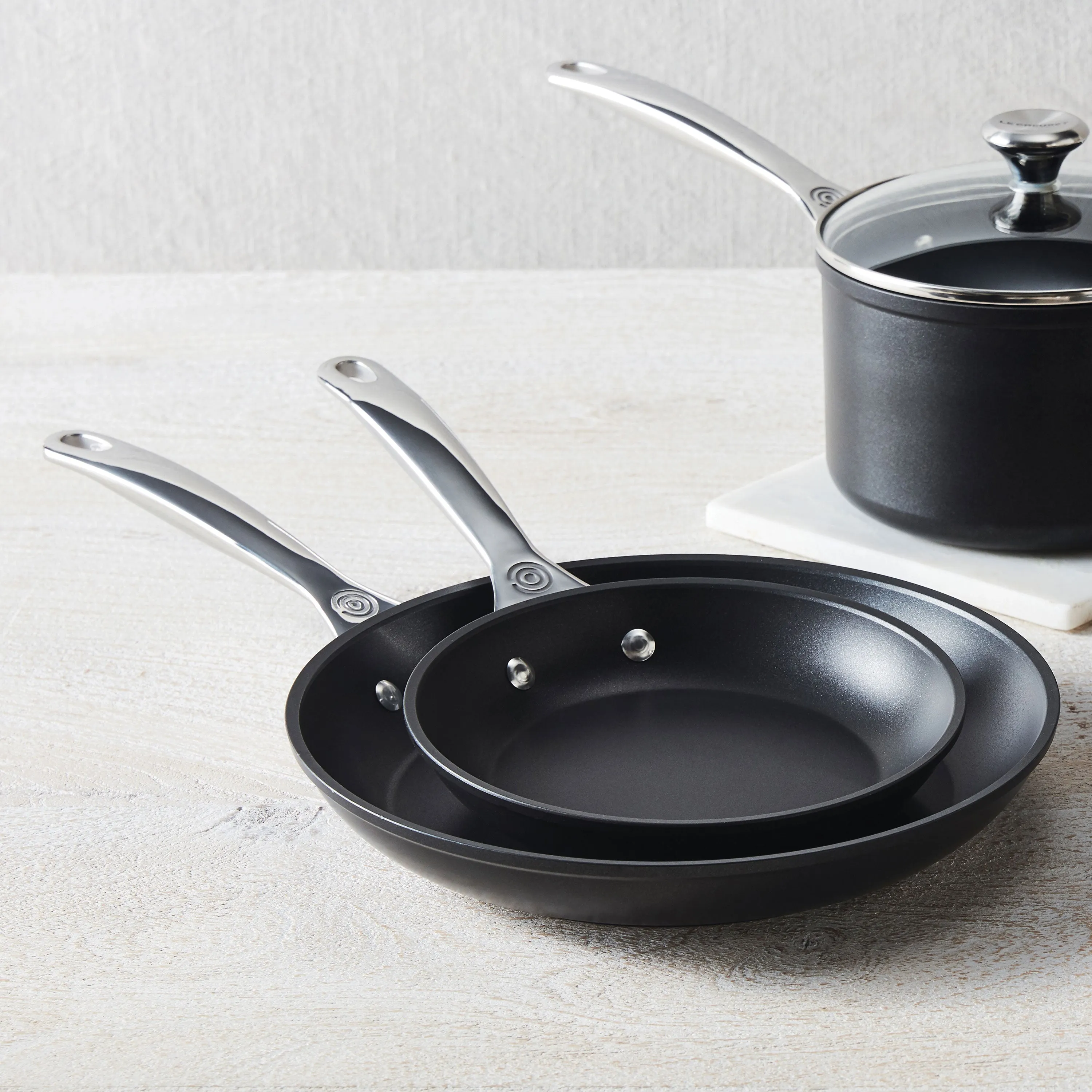Le Creuset Toughened Nonstick Pro 9.5 & 11" Skillet Set