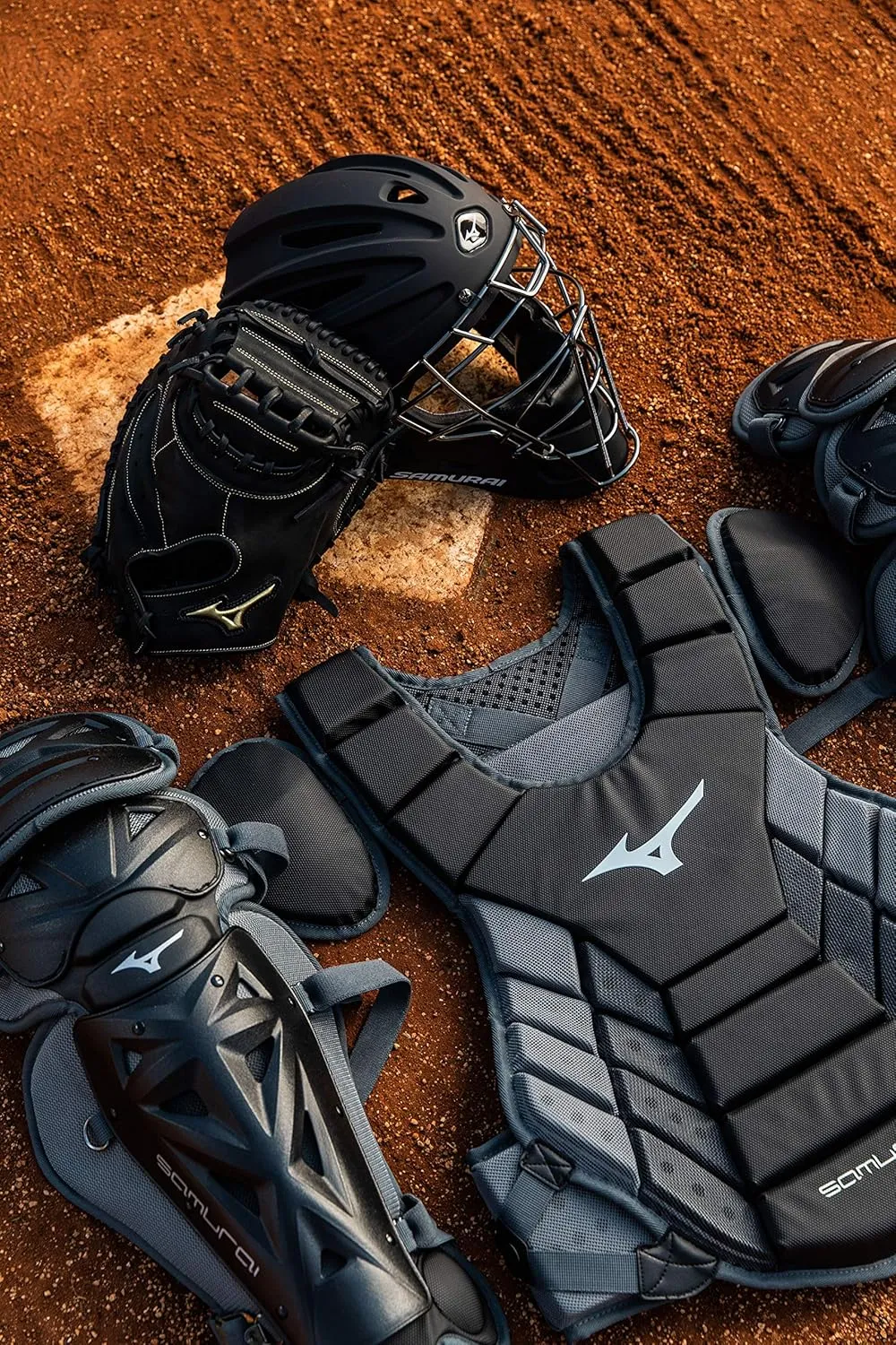 Mizuno G4 Youth Samurai Catcher's Helmet