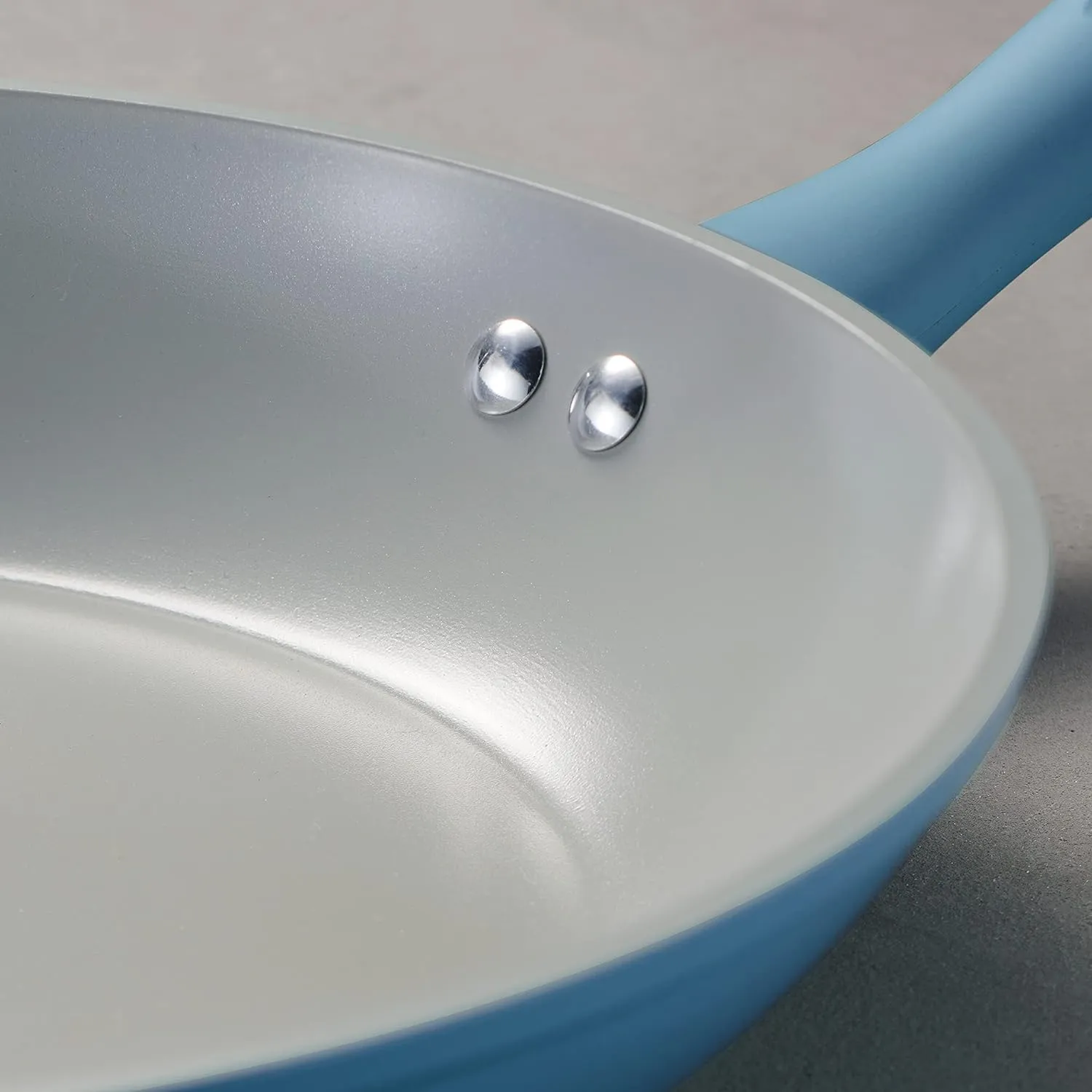 Tramontina 10 & 12-Inch Ceramic Non Stick Frying Pan Set, Heavy-Gauge Aluminum Skillet with Nonstick Coating, Dishwasher and Oven Safe (Blue, 2-Pack)