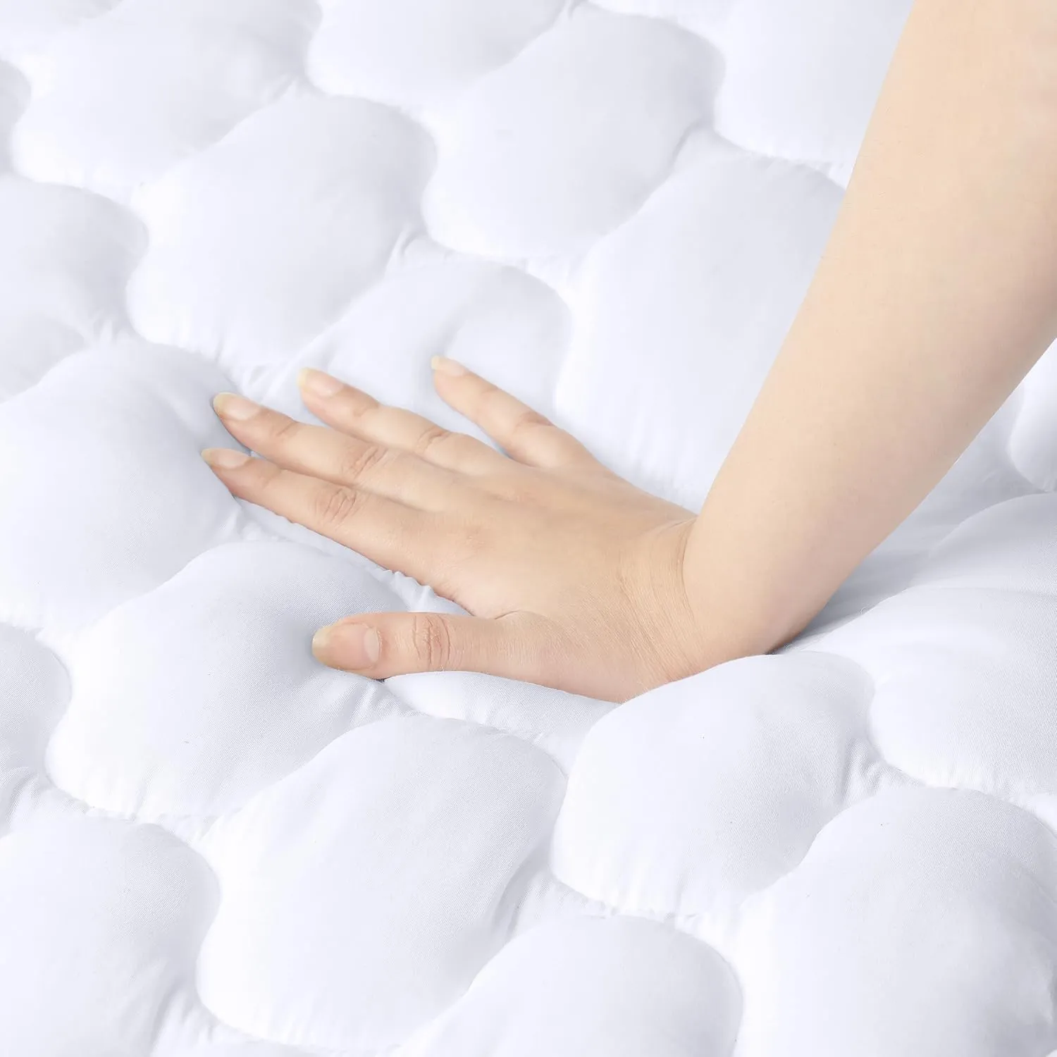 Utopia Bedding Waterproof Mattress Protector, Full Mattress Pad, Quilted Fitted Cover Stretches up to 16 Inches Deep (White)
