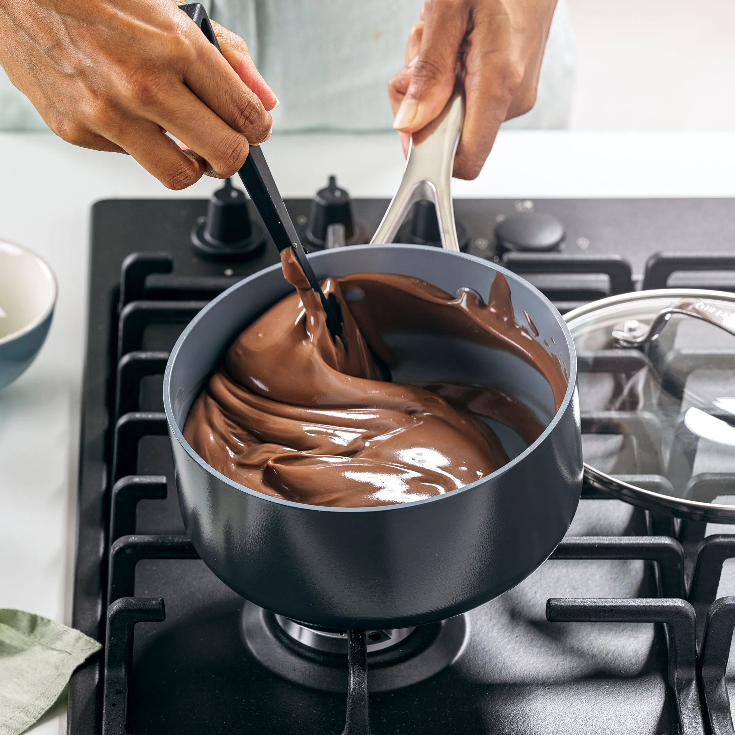 Valencia Pro Nonstick, Ceramic Sauce Pan with Lid, 2qt